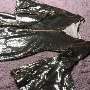 1970s inspired gold sequin dress! Great for 🎃!!
